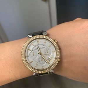 Beautiful Michael Kors watch does not need a 🔋